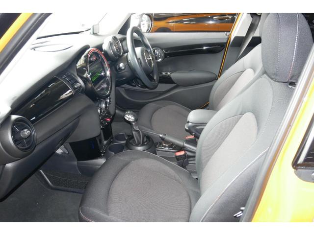 ＭＩＮＩ クーパーＤ　５ドア　ドラレコ　レーダー　鍵２個　禁煙車（55枚目）