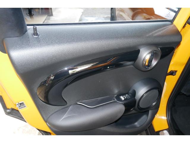 ＭＩＮＩ クーパーＤ　５ドア　ドラレコ　レーダー　鍵２個　禁煙車（57枚目）