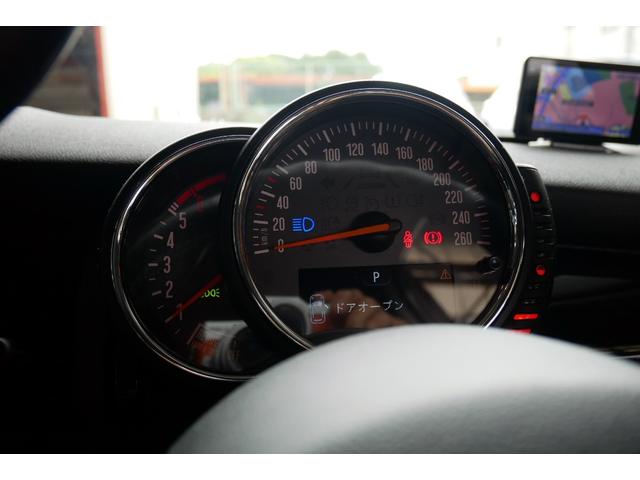 ＭＩＮＩ クーパーＤ　５ドア　ドラレコ　レーダー　鍵２個　禁煙車（59枚目）