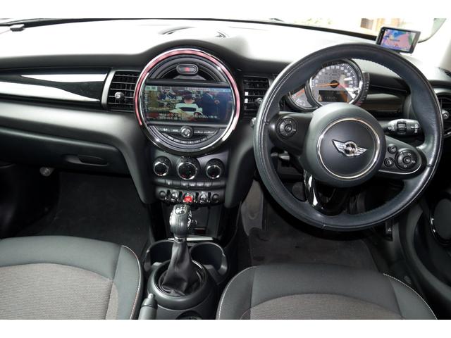 ＭＩＮＩ クーパーＤ　５ドア　ドラレコ　レーダー　鍵２個　禁煙車（75枚目）
