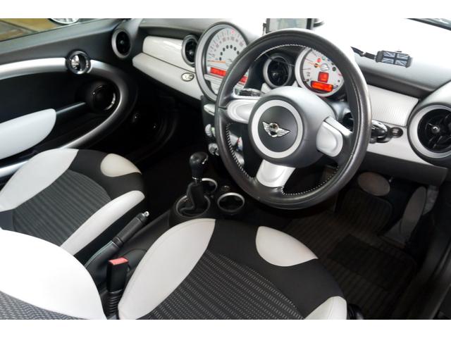 ＭＩＮＩ ５０　カムデン　クーパー　特別限定車　１７ＡＷ　ナビ　６速ＡＴ　禁煙車（19枚目）