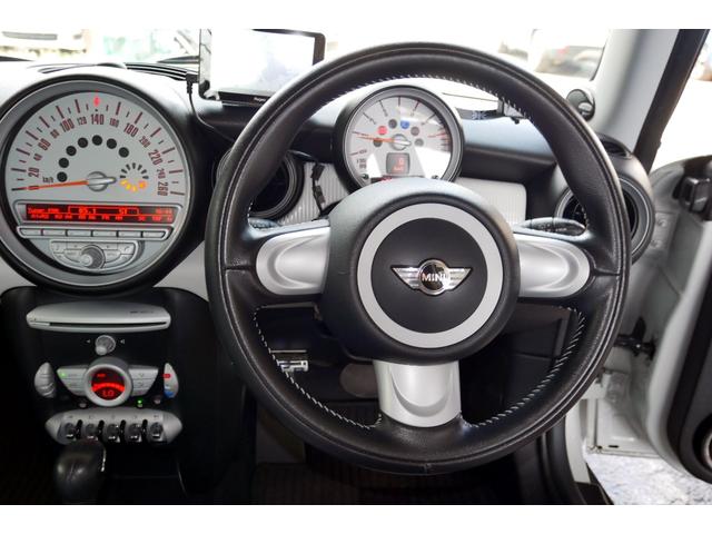 ＭＩＮＩ ５０　カムデン　クーパー　特別限定車　１７ＡＷ　ナビ　６速ＡＴ　禁煙車（57枚目）