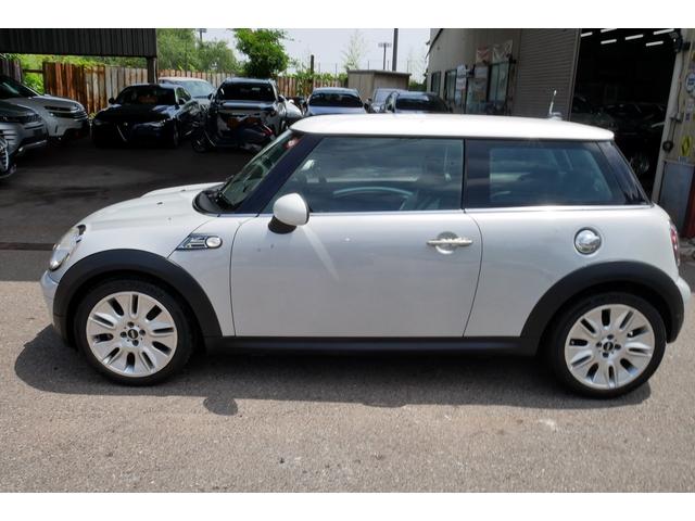 ＭＩＮＩ ５０　カムデン　クーパー　特別限定車　１７ＡＷ　ナビ　６速ＡＴ　禁煙車（64枚目）