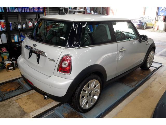 ＭＩＮＩ ５０　カムデン　クーパー　特別限定車　１７ＡＷ　ナビ　６速ＡＴ　禁煙車（76枚目）