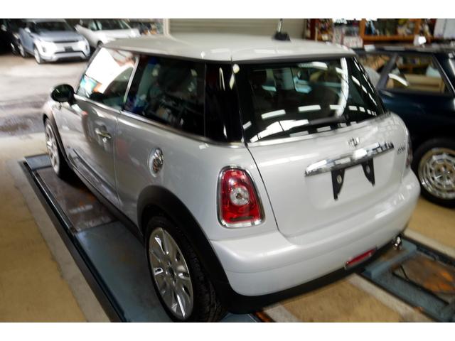 ＭＩＮＩ ５０　カムデン　クーパー　特別限定車　１７ＡＷ　ナビ　６速ＡＴ　禁煙車（77枚目）