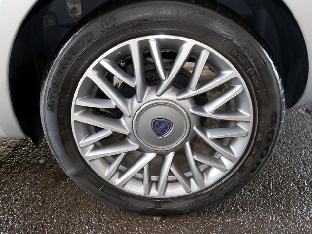 イプシロン ツインエアー　ターボ　Ｂカラー　ナビＴＶ　ＡＷ　キーレス　禁煙車（30枚目）