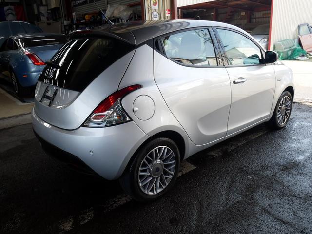 イプシロン ツインエアー　ターボ　Ｂカラー　ナビＴＶ　ＡＷ　キーレス　禁煙車（38枚目）