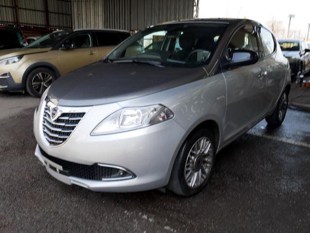 イプシロン ツインエアー　ターボ　Ｂカラー　ナビＴＶ　ＡＷ　キーレス　禁煙車（42枚目）