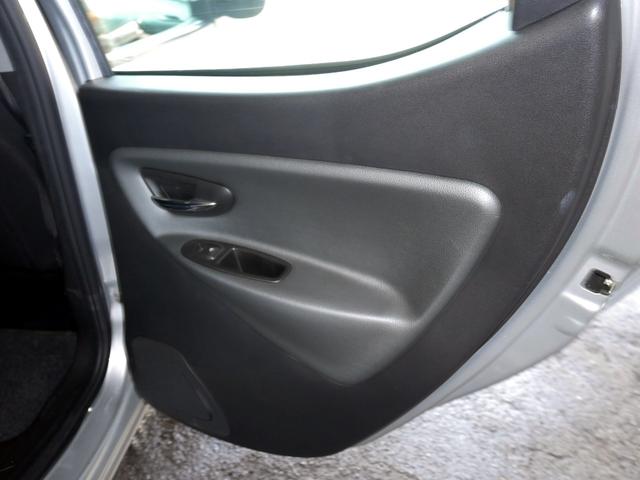 イプシロン ツインエアー　ターボ　Ｂカラー　ナビＴＶ　ＡＷ　キーレス　禁煙車（50枚目）