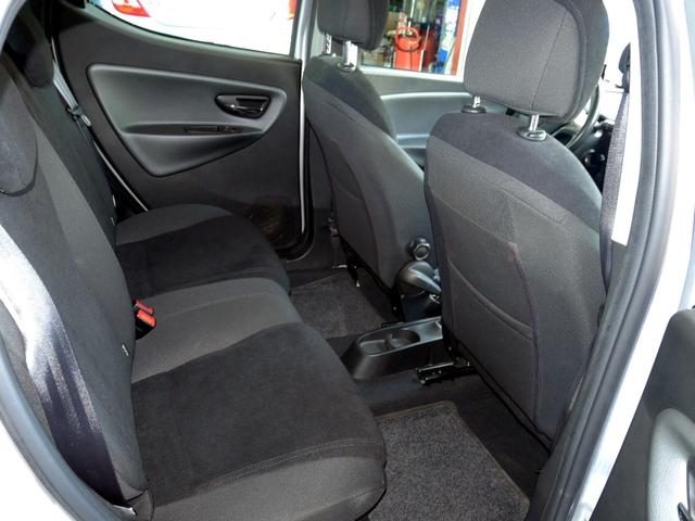 イプシロン ツインエアー　ターボ　Ｂカラー　ナビＴＶ　ＡＷ　キーレス　禁煙車（51枚目）