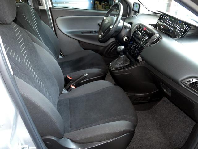 イプシロン ツインエアー　ターボ　Ｂカラー　ナビＴＶ　ＡＷ　キーレス　禁煙車（53枚目）