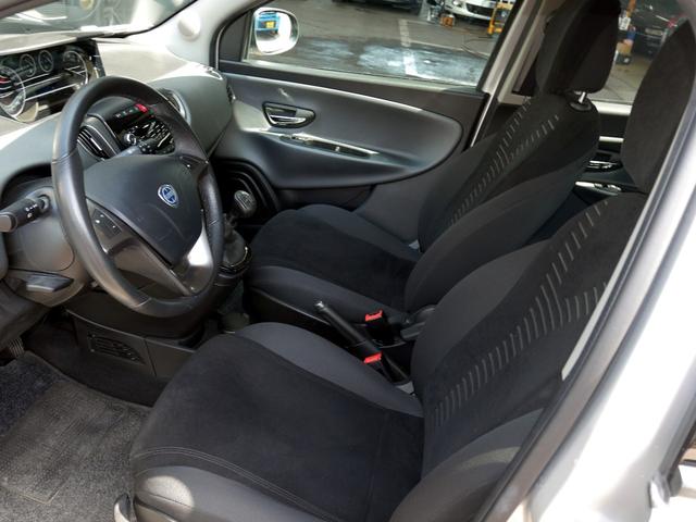 イプシロン ツインエアー　ターボ　Ｂカラー　ナビＴＶ　ＡＷ　キーレス　禁煙車（73枚目）