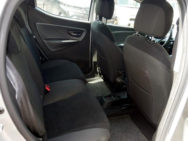 イプシロン ツインエアー　ターボ　Ｂカラー　ナビＴＶ　ＡＷ　キーレス　禁煙車（74枚目）