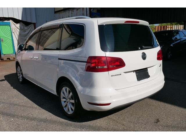 シャラン TSI コンフォートライン ナビゲーションシステム フルセグTV バックカメラ キーレス機能付鍵2個有 7人乗り3列シート 左右電動スライドドアパワーバックドア 純正アルミホイール 禁煙車 ターボ スーパーチャージャー(11枚目)