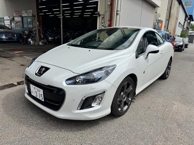 ３０８ ＣＣ　ローラン・ギャロス　特別限定車　１０００キロテスト走行済　ＲＧロゴ入り白本革パワーシート＆シートヒーター　ナビゲーションシステム　フルセグＴＶ　１８インチＡＷ　キーレス機能付き鍵２個有　ＥＴＣ　ドラレコ　禁煙車（8枚目）