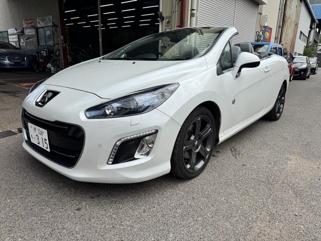 ３０８ ＣＣ　ローラン・ギャロス　特別限定車　１０００キロテスト走行済　ＲＧロゴ入り白本革パワーシート＆シートヒーター　ナビゲーションシステム　フルセグＴＶ　１８インチＡＷ　キーレス機能付き鍵２個有　ＥＴＣ　ドラレコ　禁煙車（15枚目）