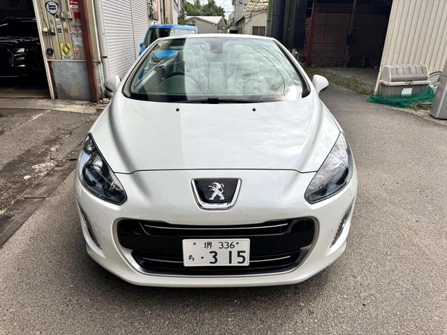 ３０８ ＣＣ　ローラン・ギャロス　特別限定車　１０００キロテスト走行済　ＲＧロゴ入り白本革パワーシート＆シートヒーター　ナビゲーションシステム　フルセグＴＶ　１８インチＡＷ　キーレス機能付き鍵２個有　ＥＴＣ　ドラレコ　禁煙車（16枚目）