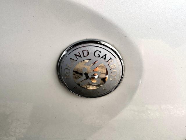 ３０８ ＣＣ　ローラン・ギャロス　特別限定車　１０００キロテスト走行済　ＲＧロゴ入り白本革パワーシート＆シートヒーター　ナビゲーションシステム　フルセグＴＶ　１８インチＡＷ　キーレス機能付き鍵２個有　ＥＴＣ　ドラレコ　禁煙車（25枚目）