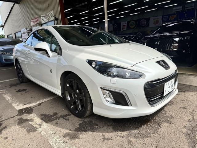 ３０８ ＣＣ　ローラン・ギャロス　特別限定車　１０００キロテスト走行済　ＲＧロゴ入り白本革パワーシート＆シートヒーター　ナビゲーションシステム　フルセグＴＶ　１８インチＡＷ　キーレス機能付き鍵２個有　ＥＴＣ　ドラレコ　禁煙車（42枚目）