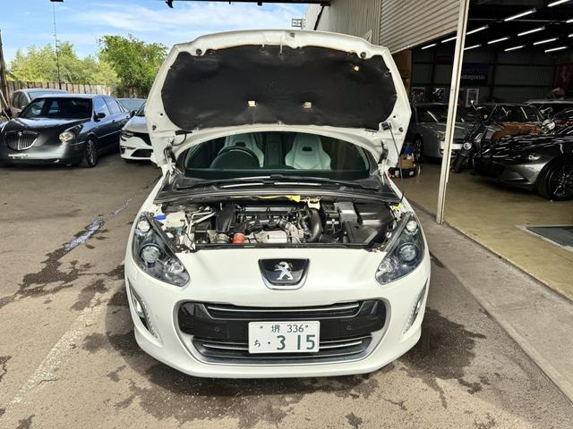 ３０８ ＣＣ　ローラン・ギャロス　特別限定車　１０００キロテスト走行済　ＲＧロゴ入り白本革パワーシート＆シートヒーター　ナビゲーションシステム　フルセグＴＶ　１８インチＡＷ　キーレス機能付き鍵２個有　ＥＴＣ　ドラレコ　禁煙車（61枚目）