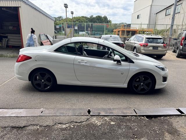 ３０８ ＣＣ　ローラン・ギャロス　特別限定車　１０００キロテスト走行済　ＲＧロゴ入り白本革パワーシート＆シートヒーター　ナビゲーションシステム　フルセグＴＶ　１８インチＡＷ　キーレス機能付き鍵２個有　ＥＴＣ　ドラレコ　禁煙車（75枚目）