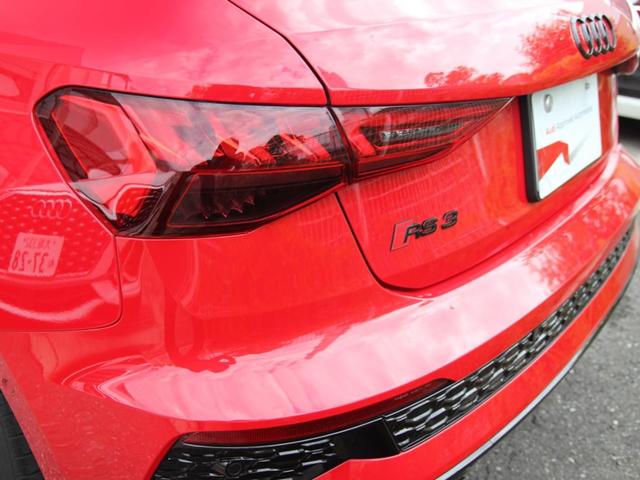 RS3スポーツバック ベースグレード ファインナッパレザー/RSデザインパッケージレッド/RSダンピングサスペンション/RSスポーツエキゾーストシステム/パノラマサンルーフ/Bang & Olufsen 3Dサウンドシステム(29枚目)