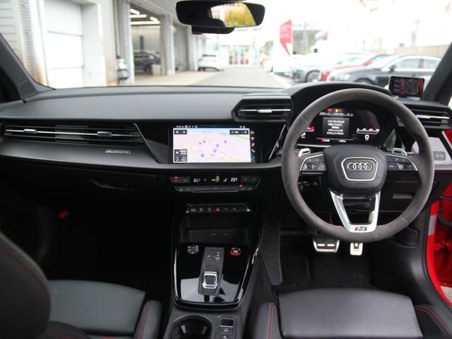 RS3スポーツバック ベースグレード ファインナッパレザー/RSデザインパッケージレッド/RSダンピングサスペンション/RSスポーツエキゾーストシステム/パノラマサンルーフ/Bang & Olufsen 3Dサウンドシステム(44枚目)