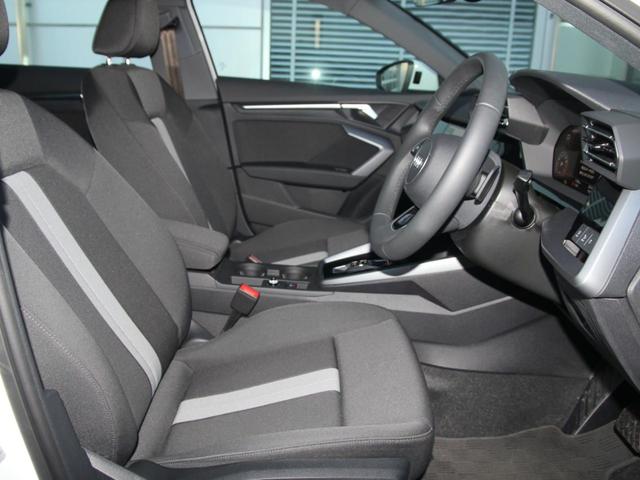 Ａ３ スポーツバック３０ＴＦＳＩアドバンスド　ナビゲーションパッケージ／コンビニエンス＆アシスタンスパッケージライト（13枚目）