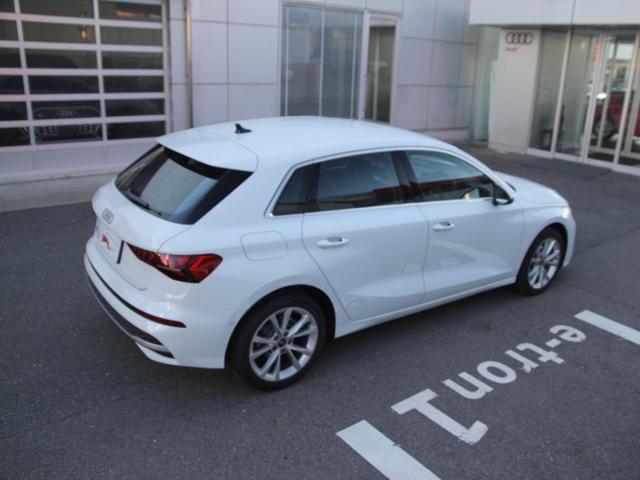 Ａ３ スポーツバック３０ＴＦＳＩアドバンスド　ナビゲーションパッケージ／コンビニエンス＆アシスタンスパッケージライト（61枚目）