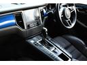より専門的な車両整備にも対応するため、主要メーカーの専用テスターや専用工具類も取り揃えております。ご納車前の点検整備はもちろん、ご納車後もお客様の愛車のメンテナンスを全面的にバックアップ致します。
