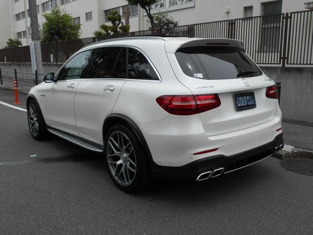 ＧＬＣ６３　Ｓ　４マチック＋　黒革シートヒーター　パノラマサンルーフ　ナビ　ＴＶ　３６０°ビューモニター　ブルメスターサウンド　ＡＭＧエグゾースト・ステアリング　２１インチアルミ　レッドキャリパー　オートテールゲート　ＨＵＤ(9枚目)