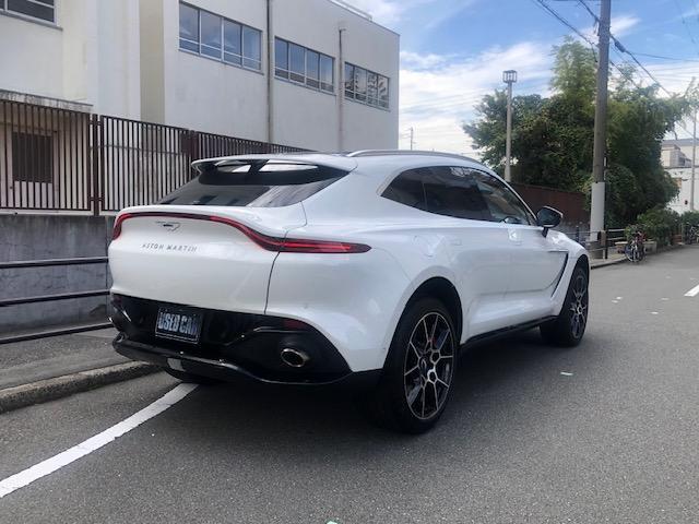 DBX ベースグレード 4、0 V8 4WD 黒革前後ベンチレーションシート シートヒーター ナビ TV 全方位モニター パノラマガラスルーフ パワーテールゲート パドルシフト 22インチアルミ レッドキャリパー(8枚目)