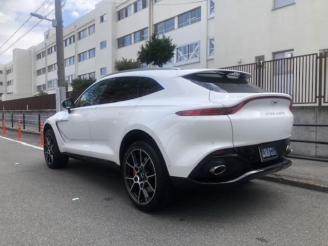 DBX ベースグレード 4、0 V8 4WD 黒革前後ベンチレーションシート シートヒーター ナビ TV 全方位モニター パノラマガラスルーフ パワーテールゲート パドルシフト 22インチアルミ レッドキャリパー(9枚目)