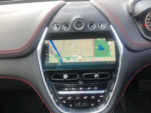 DBX ベースグレード 4、0 V8 4WD 黒革前後ベンチレーションシート シートヒーター ナビ TV 全方位モニター パノラマガラスルーフ パワーテールゲート パドルシフト 22インチアルミ レッドキャリパー(10枚目)