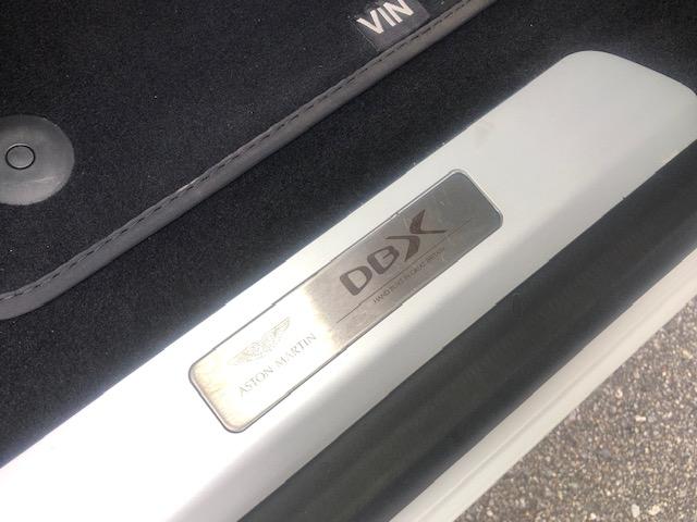 DBX ベースグレード 4、0 V8 4WD 黒革前後ベンチレーションシート シートヒーター ナビ TV 全方位モニター パノラマガラスルーフ パワーテールゲート パドルシフト 22インチアルミ レッドキャリパー(24枚目)