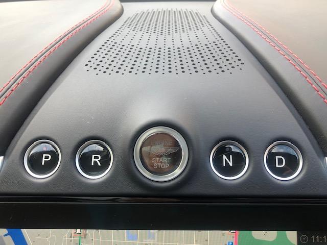 DBX ベースグレード 4、0 V8 4WD 黒革前後ベンチレーションシート シートヒーター ナビ TV 全方位モニター パノラマガラスルーフ パワーテールゲート パドルシフト 22インチアルミ レッドキャリパー(25枚目)