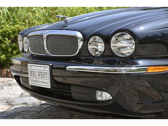 XJ3.0エグゼクティブ 純正ナビ・HIDライト 後期モデル(8枚目)