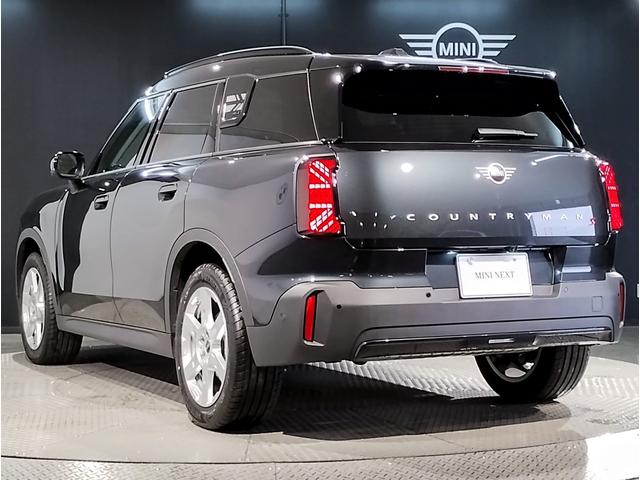 ＭＩＮＩ カントリーマンＳオール４　クラシック・トリム　元デモレンタ　追従型クルーズコントロール　ヘッドアップディスプレイ　ＡｐｐｌｅＣａｒＰｌａｙ　シートヒーター　ステアリングヒーター　ハーマンカードンスピーカー　電動リアゲート　ＬＥＤヘッドライト（24枚目）