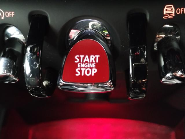 ＭＩＮＩ ジョンクーパーワークス　クロスオーバー　電動トランク　シートヒーター　ヘッドアップディスプレイ　パドルシフト　追従式クルーズコントロール　純正ナビ　１９インチＡＷ　衝突軽減ブレーキ　バックカメラ　パーキングアシスト　ミラー内臓ＥＴＣ（46枚目）