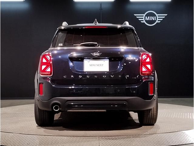 ＭＩＮＩ クーパーＤ　クロスオーバー　クラシック・トリム　１オーナー　後期モデル　液晶メーター　衝突軽減ブレーキ　バックカメラ　アンビエントライト　パーキングアシスト　シートヒーター　ＬＥＤヘッドライト　クルーズコントロール　Ｂｌｕｅｔｏｏｔｈ　ミラーＥＴＣ（7枚目）