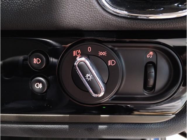 ＭＩＮＩ クーパーＤ　クロスオーバー　クラシック・トリム　１オーナー　後期モデル　液晶メーター　衝突軽減ブレーキ　バックカメラ　アンビエントライト　パーキングアシスト　シートヒーター　ＬＥＤヘッドライト　クルーズコントロール　Ｂｌｕｅｔｏｏｔｈ　ミラーＥＴＣ（36枚目）