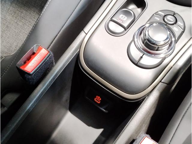 ＭＩＮＩ クーパーＤ　クロスオーバー　クラシック・トリム　１オーナー　後期モデル　液晶メーター　衝突軽減ブレーキ　バックカメラ　アンビエントライト　パーキングアシスト　シートヒーター　ＬＥＤヘッドライト　クルーズコントロール　Ｂｌｕｅｔｏｏｔｈ　ミラーＥＴＣ（67枚目）