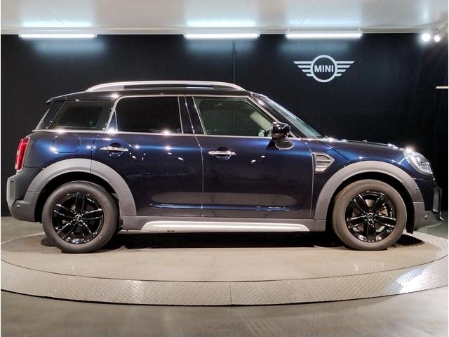 ＭＩＮＩ クーパーＤ　クロスオーバー　クラシック・トリム　１オーナー　後期モデル　液晶メーター　衝突軽減ブレーキ　バックカメラ　アンビエントライト　パーキングアシスト　シートヒーター　ＬＥＤヘッドライト　クルーズコントロール　Ｂｌｕｅｔｏｏｔｈ　ミラーＥＴＣ（75枚目）