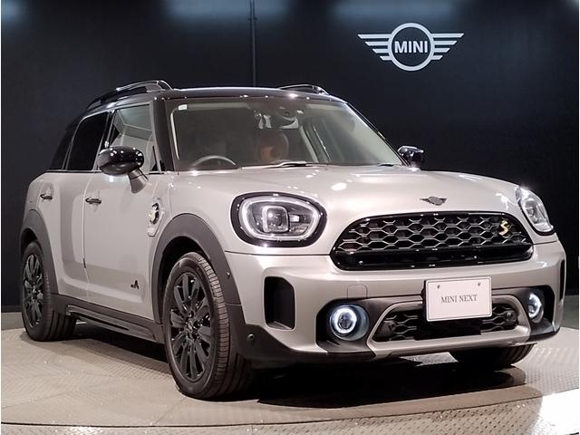 ＭＩＮＩ クパＳＥクロスオバオル４プレミアム＋Ｐクラシクトリム　後期モデル　茶革シート　シートヒーター　バックカメラ　追従式クルーズコントロール　ＯＰ１８インチＡＷ　インテリジェントセーフティー　アンビエントライト　ＬＥＤヘッドライト　コンフォートアクセス（11枚目）