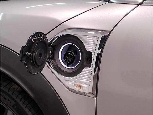 ＭＩＮＩ クパＳＥクロスオバオル４プレミアム＋Ｐクラシクトリム　後期モデル　茶革シート　シートヒーター　バックカメラ　追従式クルーズコントロール　ＯＰ１８インチＡＷ　インテリジェントセーフティー　アンビエントライト　ＬＥＤヘッドライト　コンフォートアクセス（21枚目）