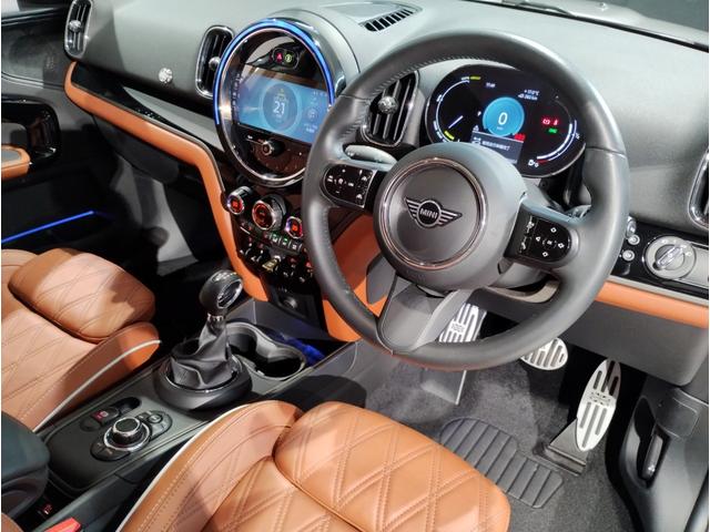 ＭＩＮＩ クパＳＥクロスオバオル４プレミアム＋Ｐクラシクトリム　後期モデル　茶革シート　シートヒーター　バックカメラ　追従式クルーズコントロール　ＯＰ１８インチＡＷ　インテリジェントセーフティー　アンビエントライト　ＬＥＤヘッドライト　コンフォートアクセス（30枚目）