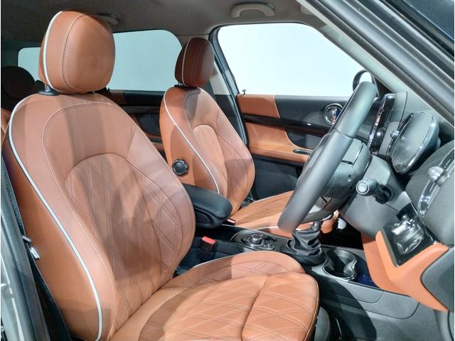 ＭＩＮＩ クパＳＥクロスオバオル４プレミアム＋Ｐクラシクトリム　後期モデル　茶革シート　シートヒーター　バックカメラ　追従式クルーズコントロール　ＯＰ１８インチＡＷ　インテリジェントセーフティー　アンビエントライト　ＬＥＤヘッドライト　コンフォートアクセス（38枚目）