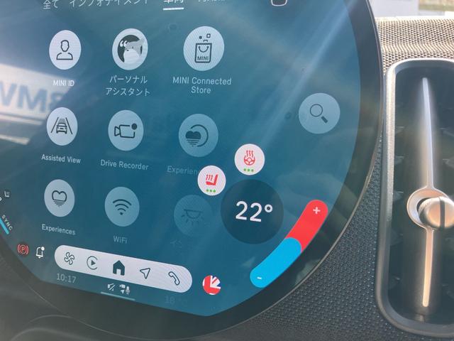 ＭＩＮＩ カントリーマンＥ　クラシック・トリム　弊社元デモカー　Ｍパッケージ　Ｈａｒｍａｎｋａｒｄｏｎ　ハーフレザーシート　シートヒーター　ハンドルヒーター　ヘッドアップディスプレイ　純正ＨＤＤナビ　全周囲カメラ　電動シート　電動リアゲート　ＬＥＤ（14枚目）