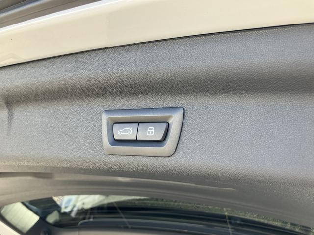 ＭＩＮＩ カントリーマンＥ　クラシック・トリム　弊社元デモカー　Ｍパッケージ　Ｈａｒｍａｎｋａｒｄｏｎ　ハーフレザーシート　シートヒーター　ハンドルヒーター　ヘッドアップディスプレイ　純正ＨＤＤナビ　全周囲カメラ　電動シート　電動リアゲート　ＬＥＤ（18枚目）