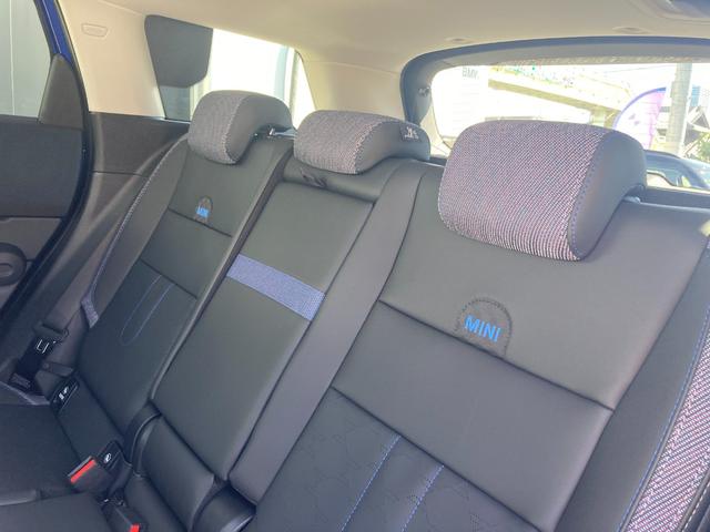 ＭＩＮＩ カントリーマンＤ　クラシック・トリム　弊社デモレンタ　メモリ機能付パワーシート　運転席マッサージ機能　ハーマンカードンサウンド　シートヒーター　ステアリングヒーターヘッドアップディスプレイ　追従型クルコン　全周囲カメラ　バックカメラ（14枚目）